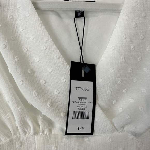 Brand New!! Cute chic white top! - Picture 6 of 6